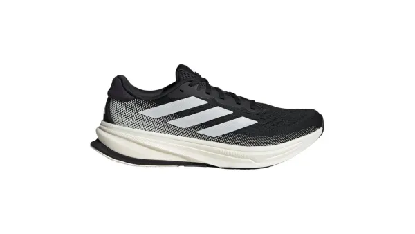 Adidas Supernova Rise 2 löparsko i svart, sedd från sidan