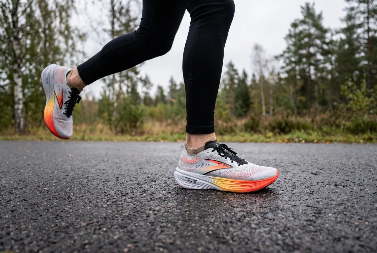 Brooks Hyperion Elite 4 mitt i ett löpsteg