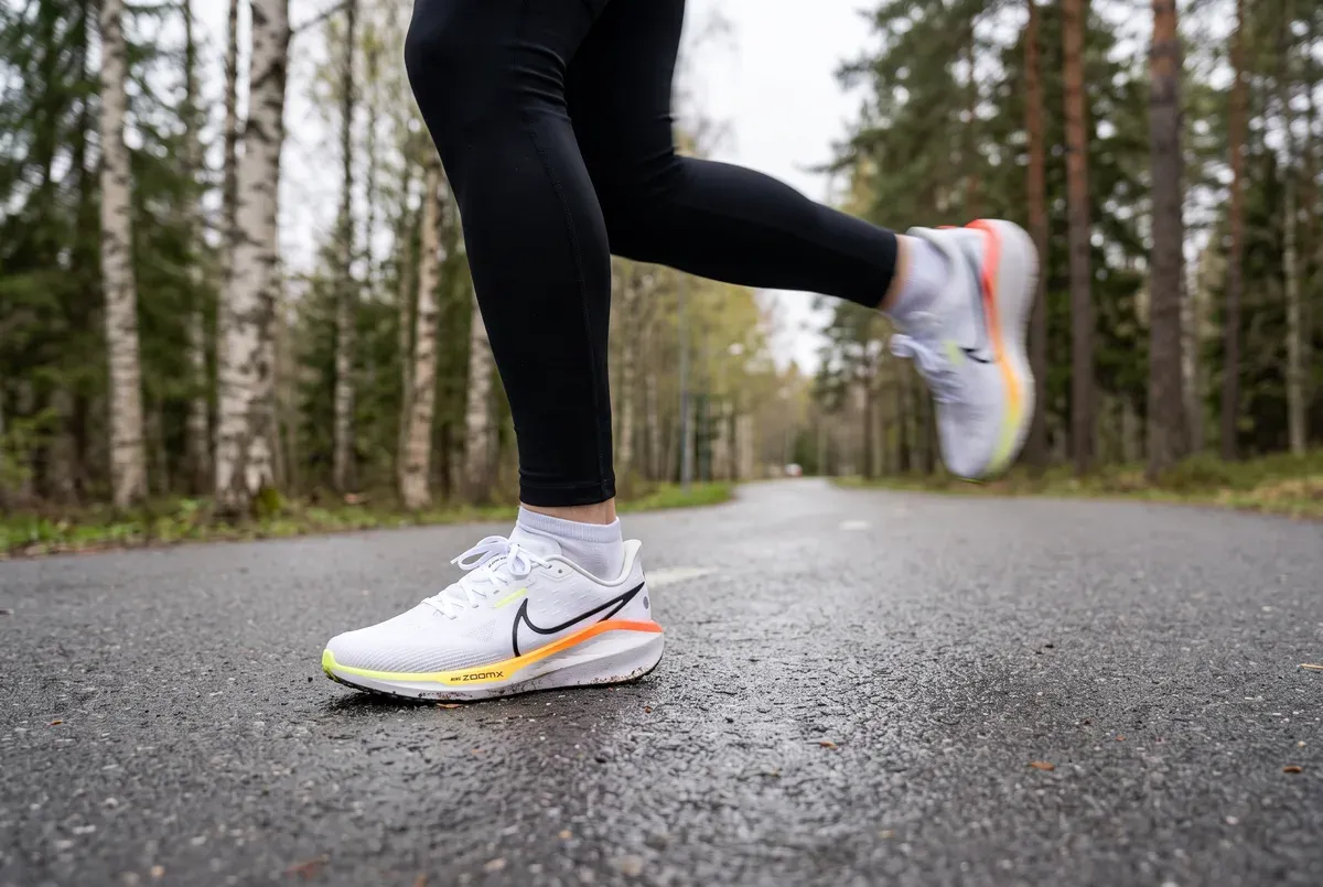 Nike Vomero 17 mitt i ett löpsteg