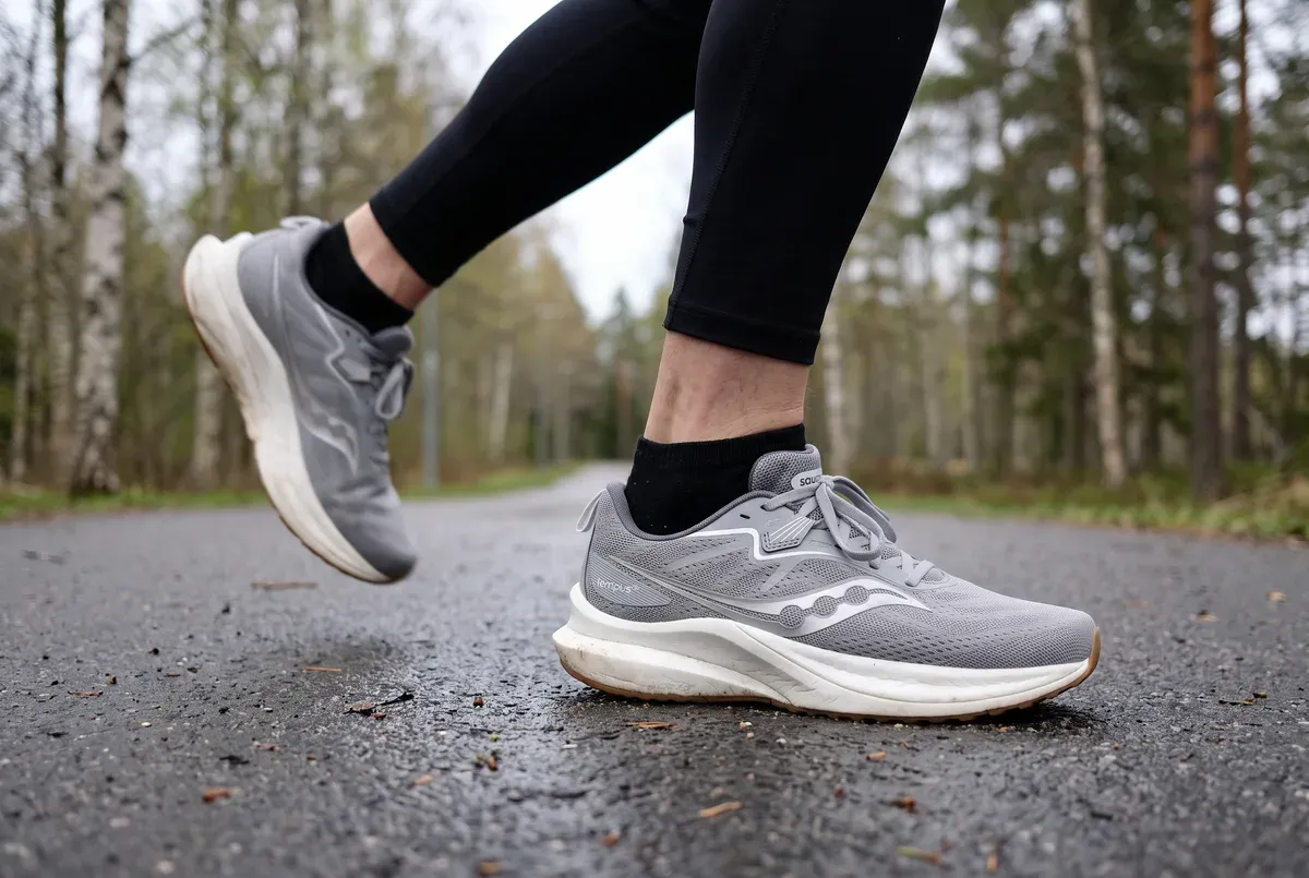 Saucony Tempus 2 mitt i ett löpsteg