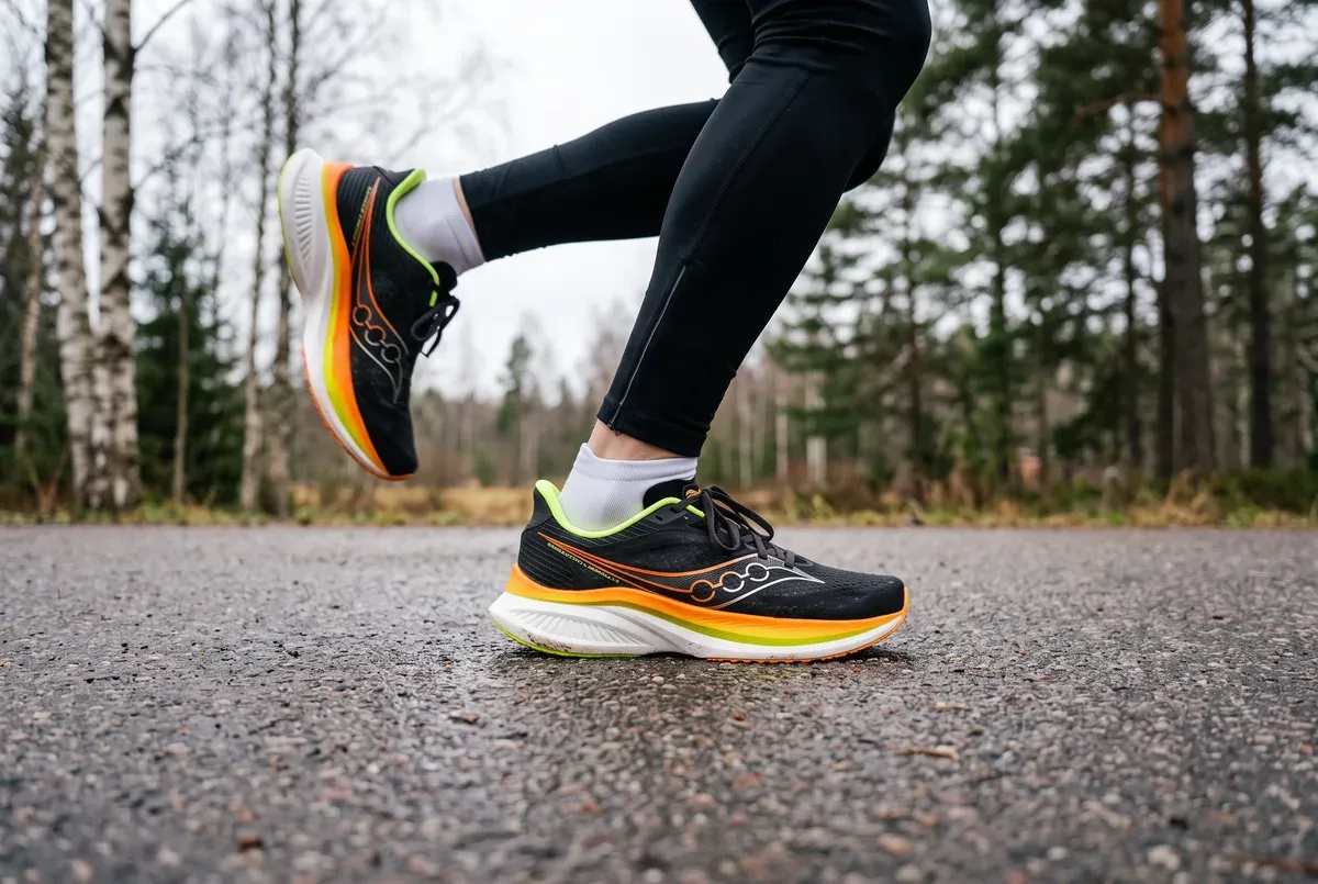 Saucony Endorphin Speed 5 mitt i ett löpsteg