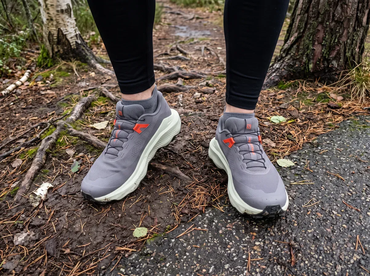 Salomon Ultra Glide 3 på fötterna på blöt asfalt